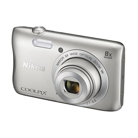 Kompaktní fotoaparát Nikon Coolpix S3700 Silver + pouzdro + SDHC 8GB karta